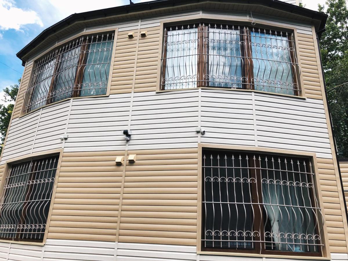 Yudgi - Home Hotel 切尔诺莫斯克 外观 照片